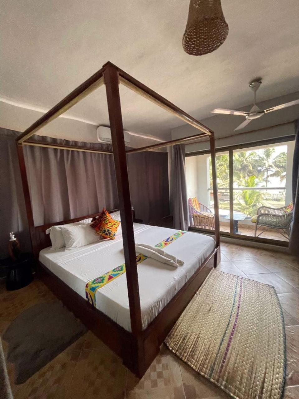 Hotel Afiki Elmina Zewnętrze zdjęcie