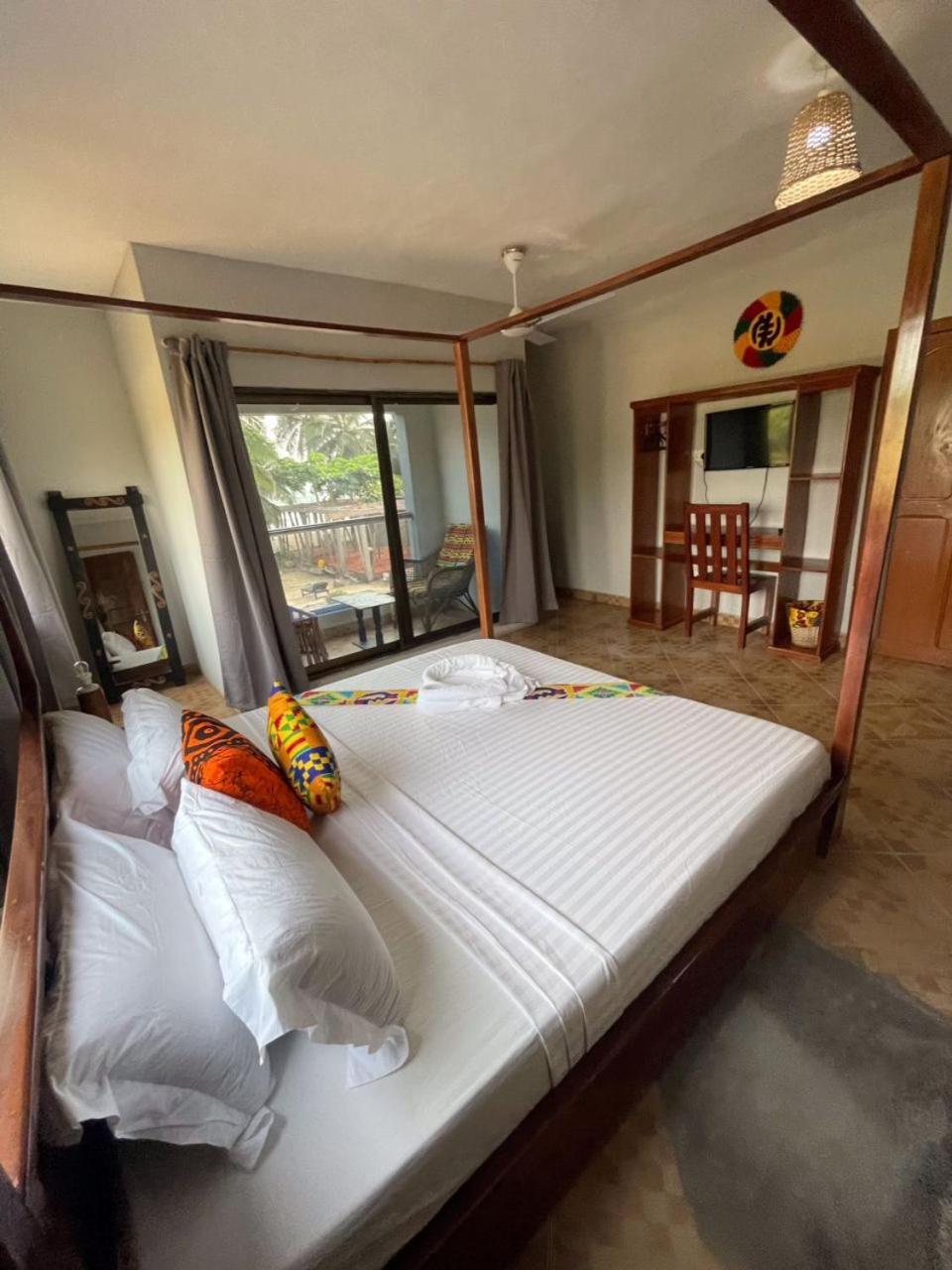 Hotel Afiki Elmina Zewnętrze zdjęcie